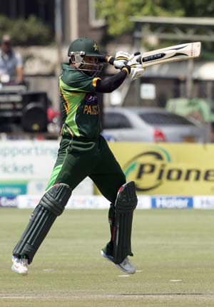Mohammad Hafeez, Junaid wrap up big win for Pakistan vs Zimbabwe