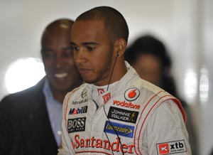 Lewis Hamilton turns song writer to win back Nicole Scherzinger