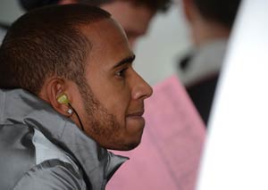 Street children in Kolkata shock and inspire Lewis Hamilton