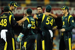 Australia thrash India and move to top of the table