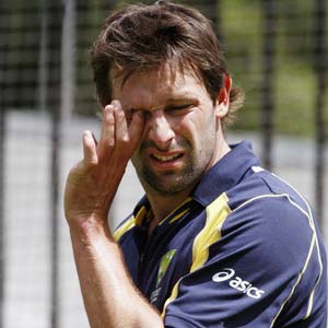 Hilfenhaus replaces injured Brett Lee in Aussie squad