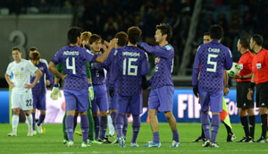 Sanfrecce Hiroshima through as goal line system debuts
