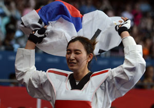 London 2012: South Koreas Hwang retains womens -67kg title