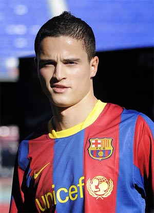 Schalke join hunt for Barcelona's Afellay