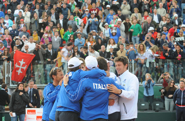 Davis Cup: Fabio Fognini beats Andy Murray as Itay stun Britain to reach semifinals