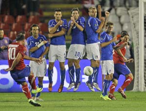 Italy draw leaves Serbia hopes under threat