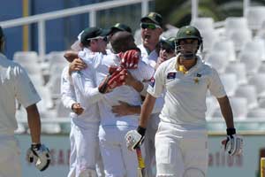 Pakistan players face fans' backlash after SA loss