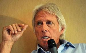 Team India feeding off past laurels: Jeff Thomson
