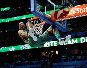 Utah's Jeremy Evans wins Slam Dunk Contest