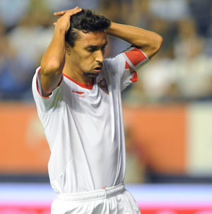 Manchester City sign winger Jesus Navas from Sevilla