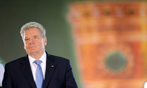 Schweinsteiger apologises for snubbing German president