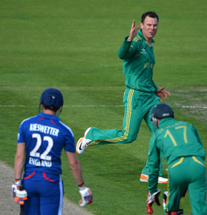 Johan Botha's bowling action under scanner yet again