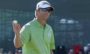 Aussie Jones grabs share of Puerto Rico lead