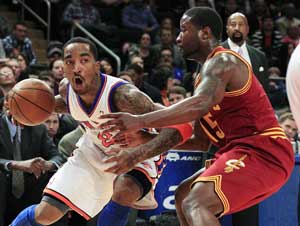 Knicks shake off Lin injury news, beat Cavaliers