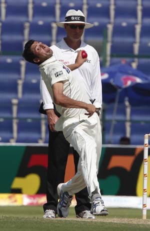 Injured Junaid Khan out of Pakistan's Asia Cup squad