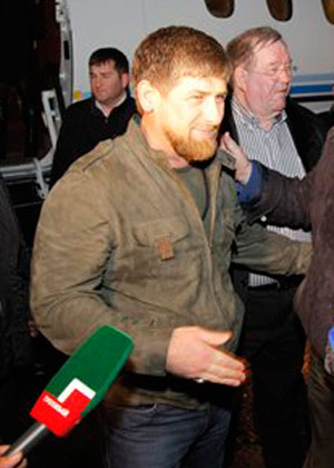 Chechen strongman taunts referee, apologises later