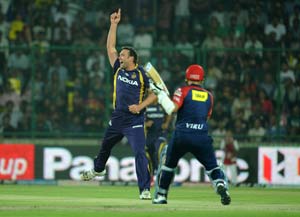 IPL 5: Kolkata Knight Riders beat Delhi Daredevils to take top-spot