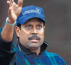 Kapil shies away from Kambli-Azhar controversy