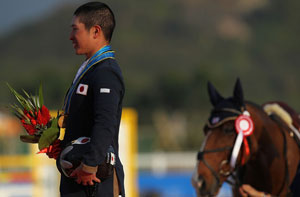 Meditating Buddhist monk saddles up for London