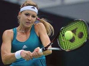 Kremlin Cup: Maria Kirilenko edges out Yaroslava Shvedova to reach quarters
