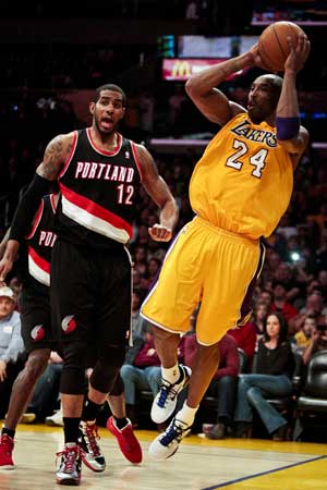Lakers ride huge 1st quarter past Blazers 103-92