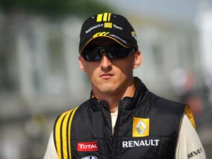 Renault to wait on F1 drivers lineup for 2012