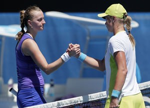 Kvitova eases into second round
