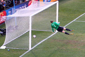 FIFA to test 10 goal-line technology systems