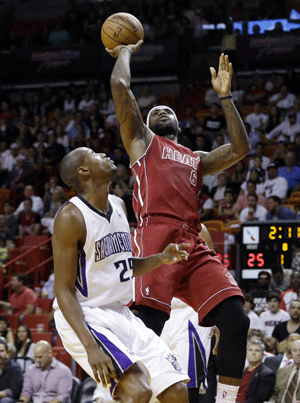 NBA: Miami Heat beat Sacramento Kings 122-103