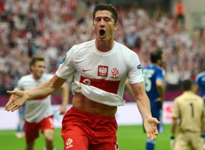 Euro 2012: Greece hold co-hosts Poland to a draw