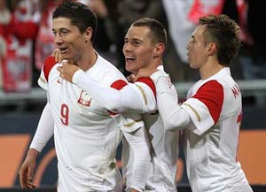Euro 2012: Co-hosts Poland face must-win game