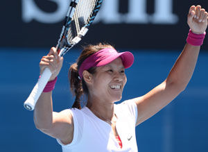 Australian Open: Li Na beats Eugenie Bouchard in straight sets to enter final