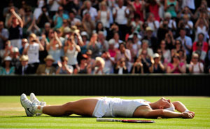 Sabine Lisicki, smiling German with an allergy to grass
