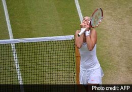 Sabine Lisicki avoids letdown to gain Wimbledon semifinal Sabine Lisicki avoids letdown to gain Wimbledon semifinal