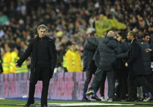 Mourinho hits out at 'lucky' Barcelona