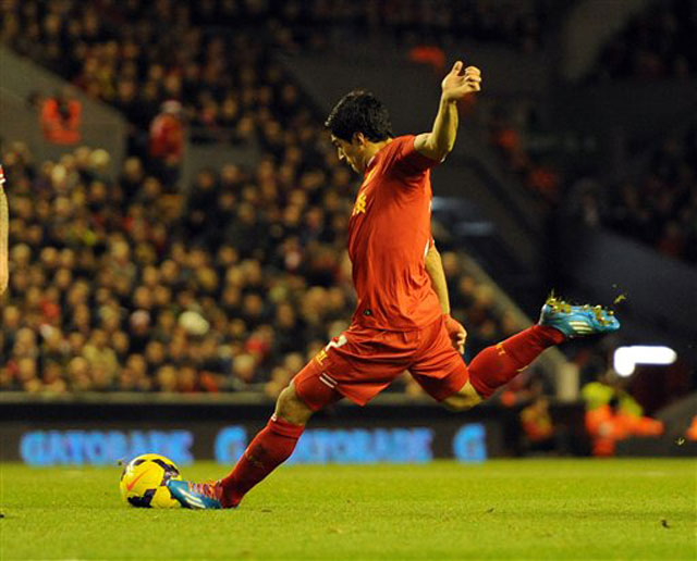 Liverpool F.C. striker Luis Suarez wins PFA Player of the Year award