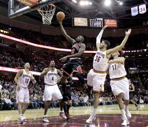 Bulls coast without Rose, pound Cavaliers 114-75