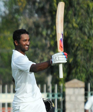 Muralidharen Gautam smashes double ton, Karnataka in commanding position vs Vidarbha