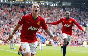 Manchester United thrashes Wigan 4-0
