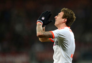 Bundesliga: Bayern Munich fail to impress in win at Frankfurt
