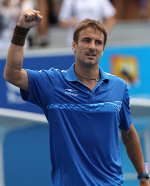 Second seed Fish advances with ease