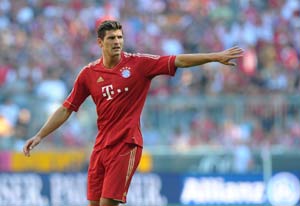 Transfer news: Mario Gomez says Pep Guardiola recommended Fiorentina