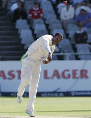 Sahara Pune Warriors sign Marlon Samuels