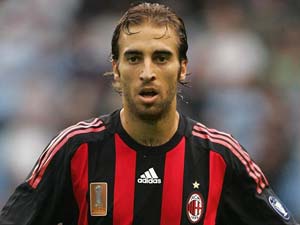 Mathieu Flamini back at Arsenal, Podolski sidelined