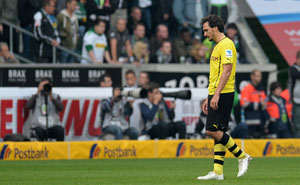 Bundesliga: Bayern Munich go top after Borussia Dortmund crash