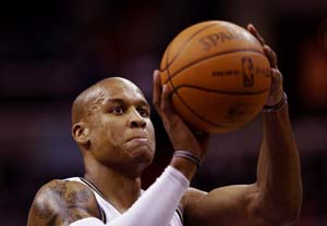 Wizards re-sign swingman Maurice Evans