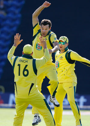 Australia's Clint McKay takes hat trick in 4th ODI vs England