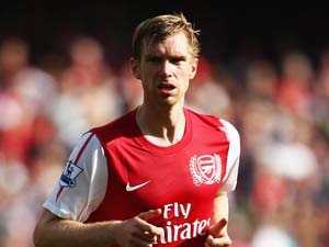 Arsenal's Mertesacker ready for Stoke battle