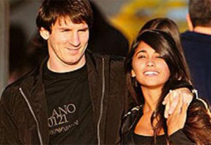 Messi's sweetheart wishes him luck on phone