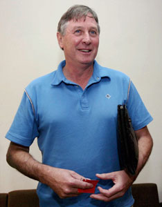 Michael Nobbs back in India, not in connection with hockey this time